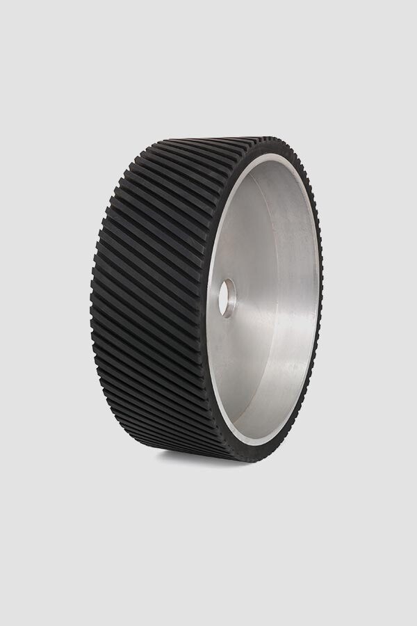 NON-WOVEN OR COATED ABRASIVE BELT CONSTRUCTION